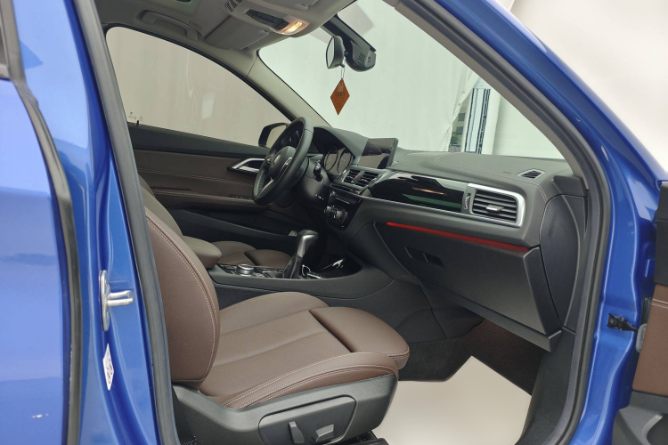 宝马1系 2019款 118i M运动套装中控内饰7004