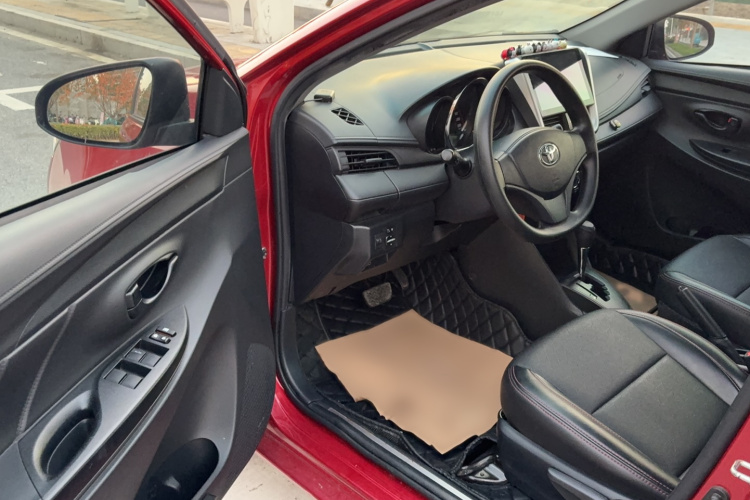 丰田 YARiS L 致炫 2020款 1.5L CVT领先版中控内饰7002
