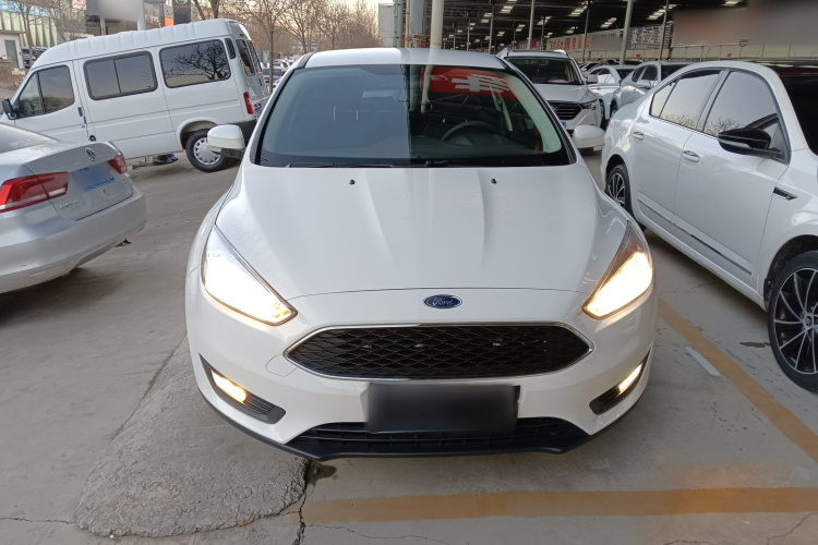 福特 福克斯 2017款 两厢 1.6L 手动舒适型智行版车身外观2