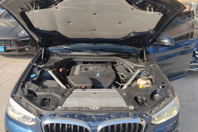 宝马X3 2018款 xDrive30i 领先型 M运动套装 国VI机舱底盘24