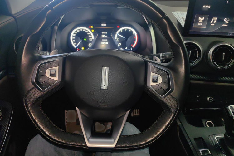 魏牌 VV5 2017款 2.0T 旗舰型中控内饰13