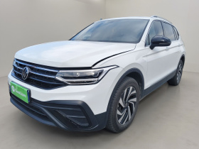 大众 途观L 2025款 出众款 300TSI 自动两驱龙腾版