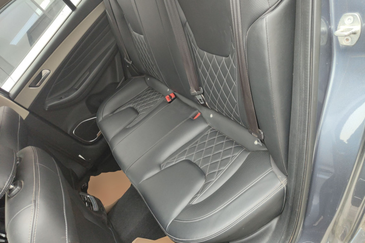 奇瑞 艾瑞泽GX 2018款 1.5T CVT型色版 国V中控内饰21