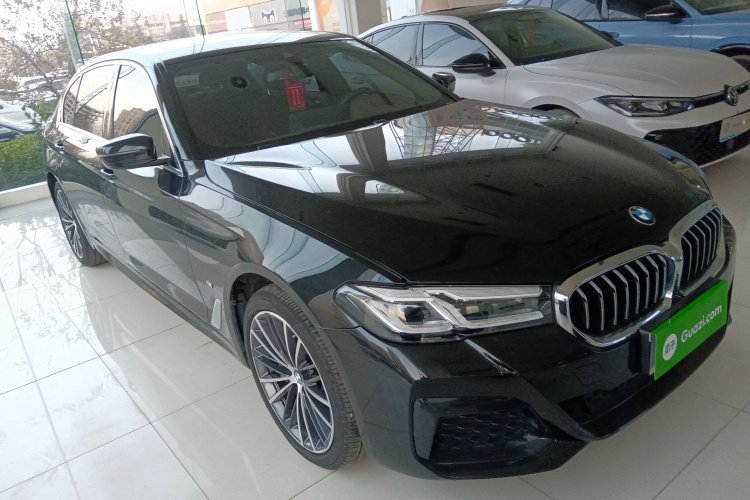 宝马5系 2023款 530Li 领先型 M运动套装车身外观6002