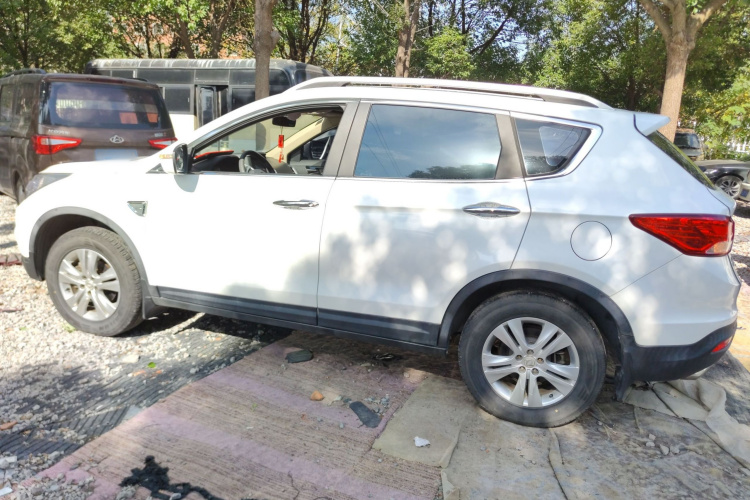 东风风神AX7 2015款 2.0L 自动智悦型车身外观4