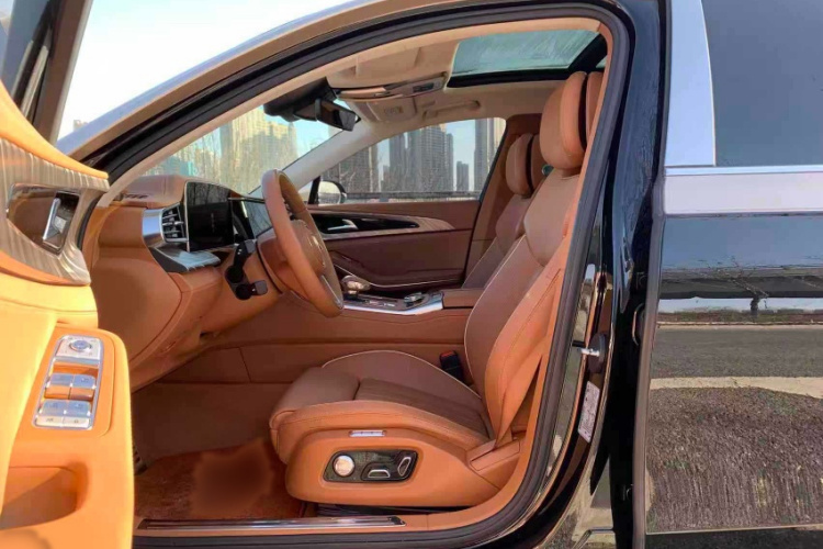 红旗H9 2022款 2.0T 智联旗享版中控内饰7003