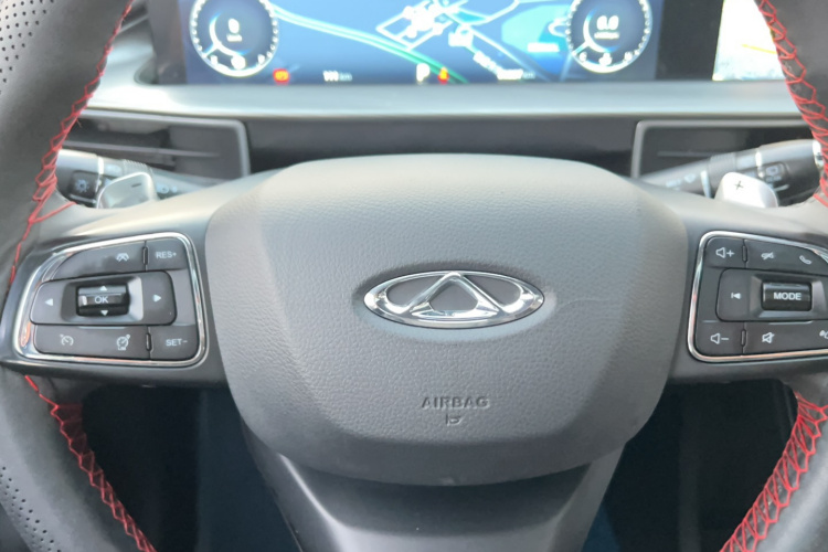 奇瑞 瑞虎8 PLUS 2022款 鲲鹏版 390TGDI DCT豪情版+中控内饰7015