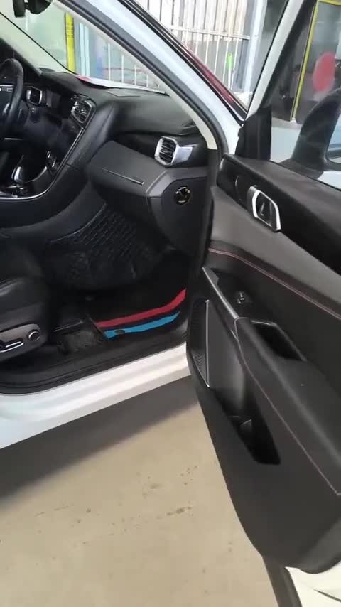 领克01 2017款 2.0T 四驱劲Pro版讲解2