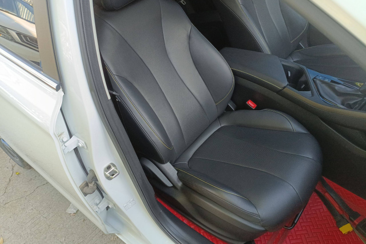 荣威i5 2021款 改款 1.5L CVT钻石版局部细节41