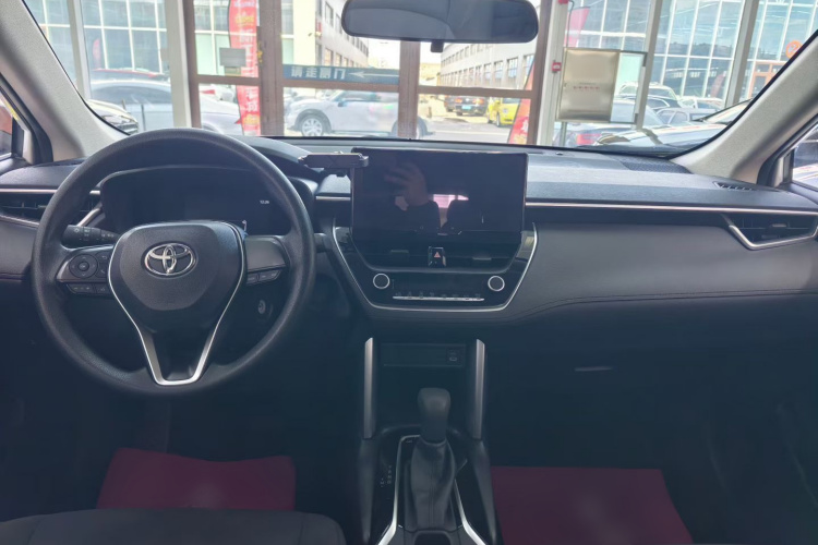 丰田 锋兰达 2023款 2.0L CVT精英版中控内饰7002