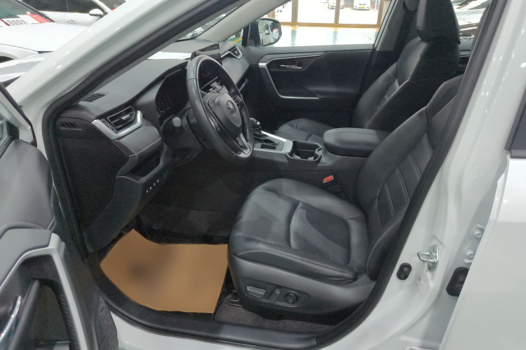 丰田 RAV4荣放 2023款 2.0L CVT两驱风尚Plus版中控内饰7002