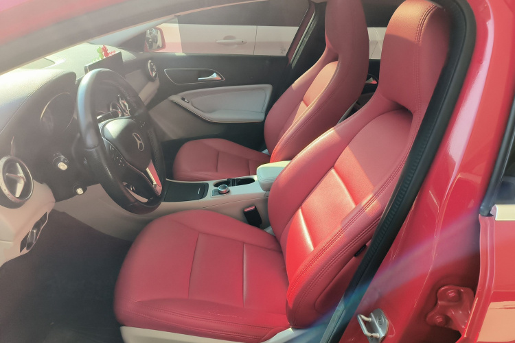 奔驰GLA 2015款 GLA 200 时尚型中控内饰19