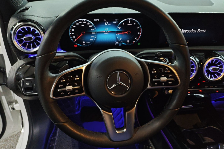 奔驰A级 2022款 A 200 L 运动轿车动感型局部细节13