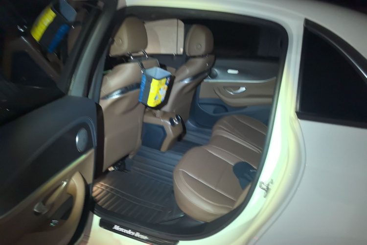 奔驰E级 2017款 E 200 L 运动型 4MATIC中控内饰7004