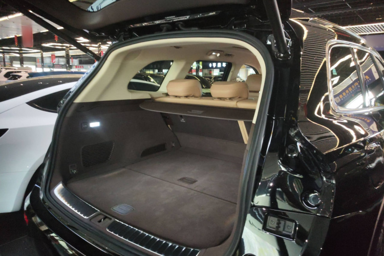 鸿蒙智行 问界M7 2024款 1.5T 智驾后驱Ultra版 5座机舱底盘23