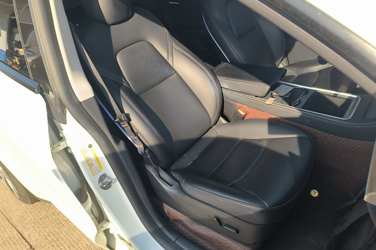 特斯拉 Model Y 2021款 改款二 长续航全轮驱动版局部细节41