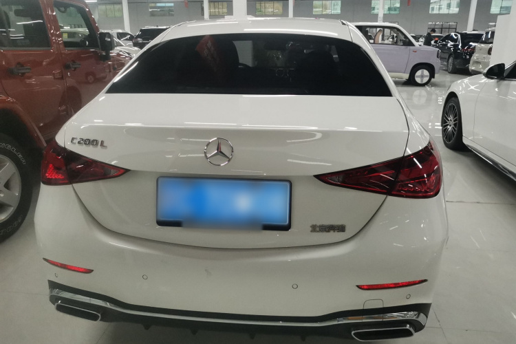 奔驰C级 2023款 改款 C 200 L 运动版车身外观6