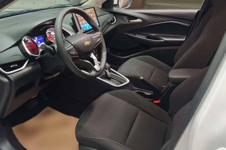 雪佛兰 科沃兹 2020款 325T 自动欣悦版中控内饰7002