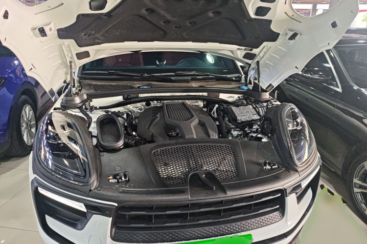 保时捷 2024款 Macan 2.0T机舱底盘24
