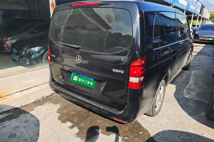 奔驰 威霆 2018款 2.0T 精英版 9座 国VI车身外观6005