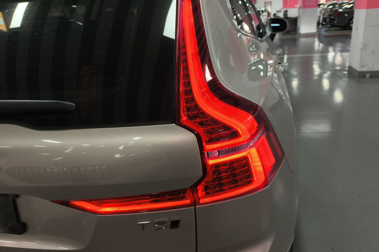 沃尔沃XC60 2021款 T5 四驱智逸豪华版车身外观9