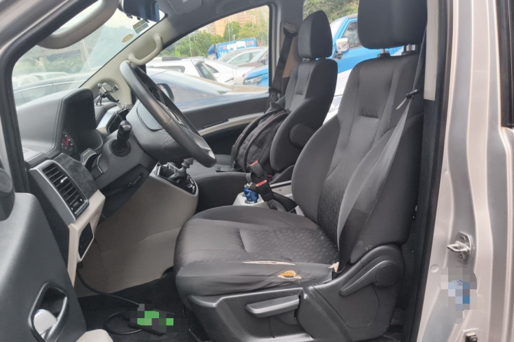 江淮瑞风 瑞风M4 2017款 2.0T 手动豪华型局部细节19