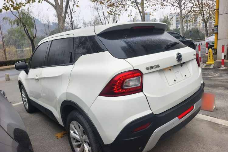 中华V3 2015款 1.5L 手动智能型车身外观6003