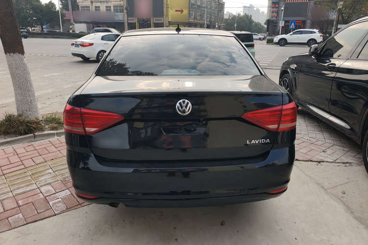 大众 朗逸 2015款 1.6L 自动风尚版车身外观6