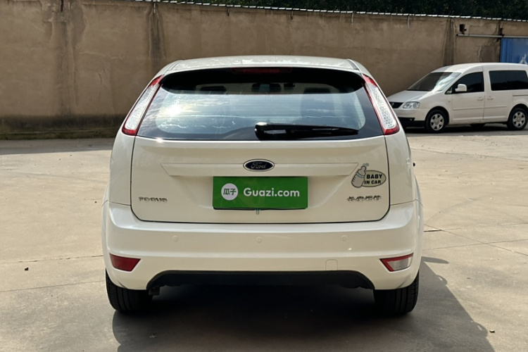 福特 福克斯 2013款 两厢经典 1.8L 手动百万纪念版车身外观6002