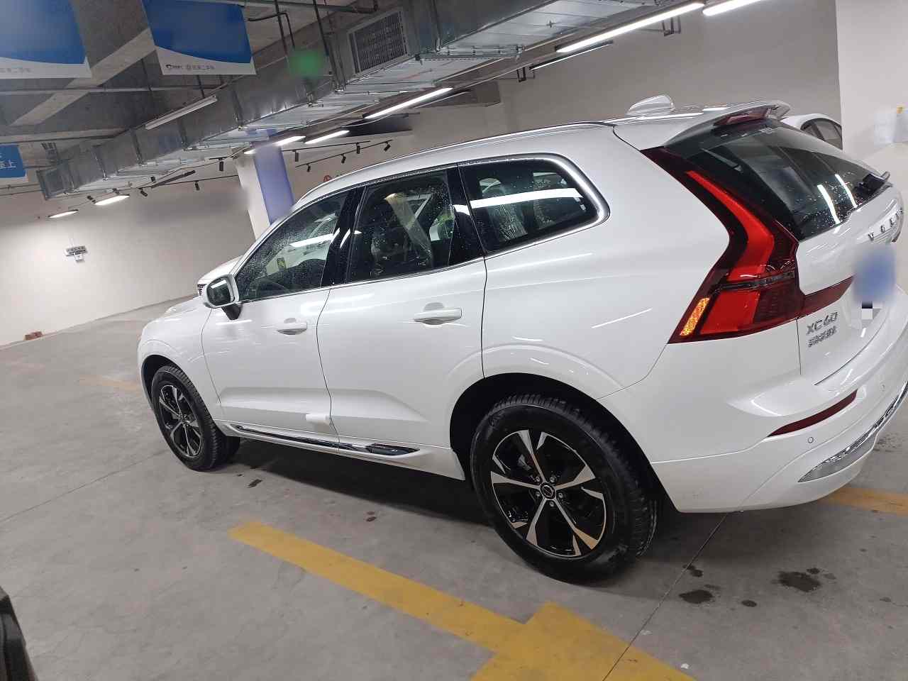 沃尔沃XC60 2026款 B5 四驱智逸豪华版(3)