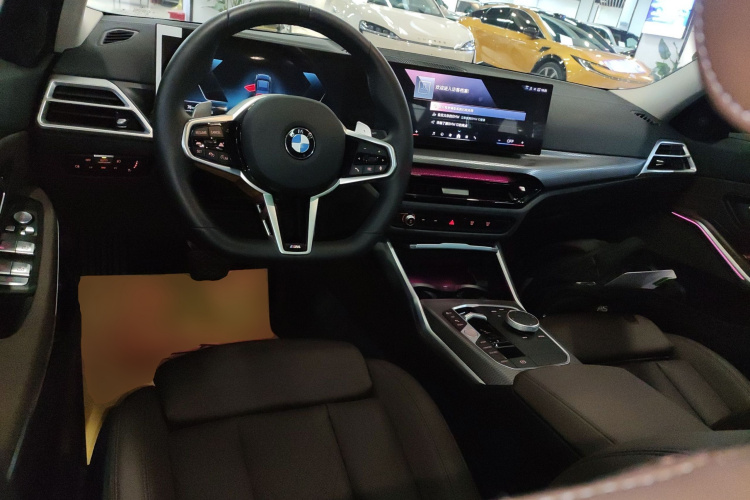 宝马3系 2025款 330Li M运动曜夜套装中控内饰12