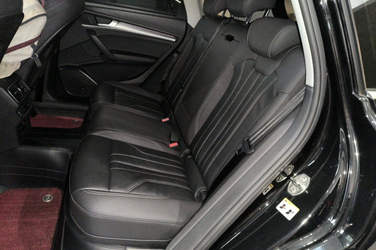 奥迪Q5L 2022款 40T 豪华动感型中控内饰7004