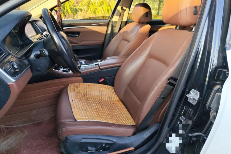 宝马5系 2017款 528Li xDrive领先型中控内饰19