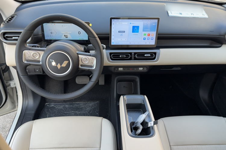 五菱汽车 五菱缤果PLUS 2024款 330km 五座版中控内饰7003