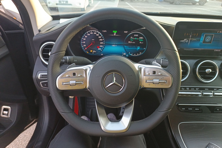 奔驰C级 2020款 C 260 L 运动版中控内饰13
