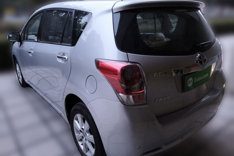 丰田 逸致 2014款 星耀 180E CVT精英版车身外观5