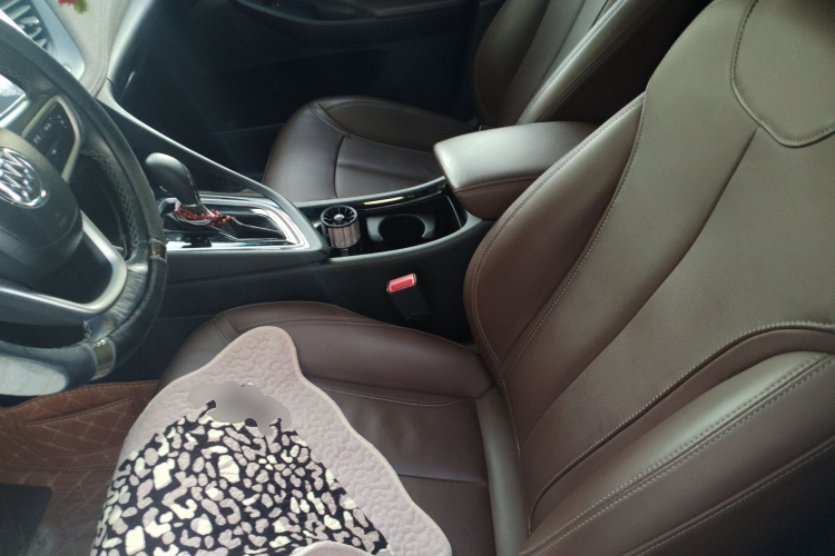 别克GL6 2018款 18T 6座尊贵型中控内饰19