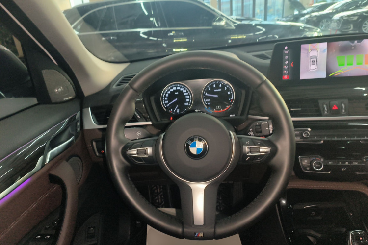 宝马X1 2020款 xDrive25Li 尊享型中控内饰13