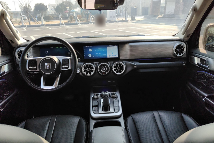 坦克300 2021款 越野版 2.0T 征服者中控内饰7004