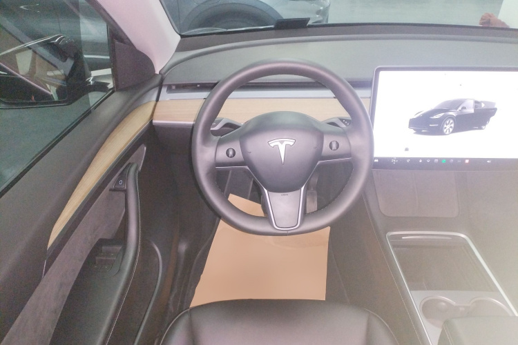 特斯拉 Model Y 2022款 改款 后轮驱动版中控内饰13
