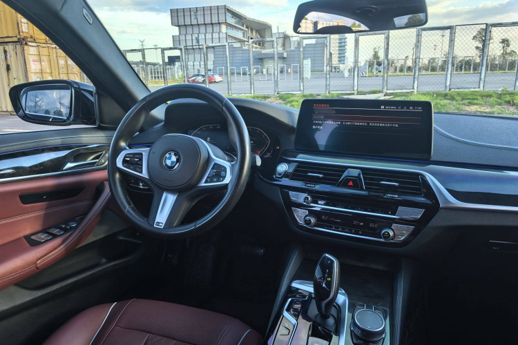 宝马5系 2021款 525Li M运动套装中控内饰7002