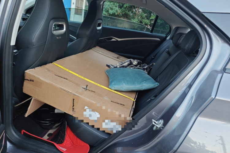 哪吒汽车 哪吒U 2022款 Pro 400 畅行版中控内饰21