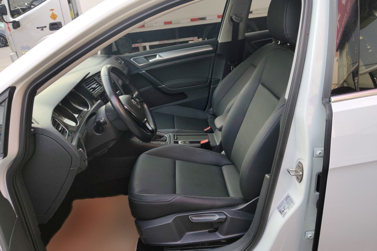 大众 高尔夫 2020款 200TSI DSG舒适进取版局部细节19