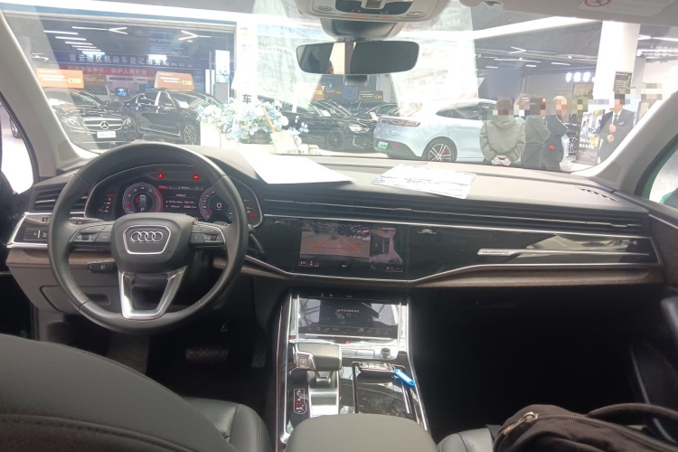 奥迪Q7 2022款 55 TFSI quattro S line运动型中控内饰12