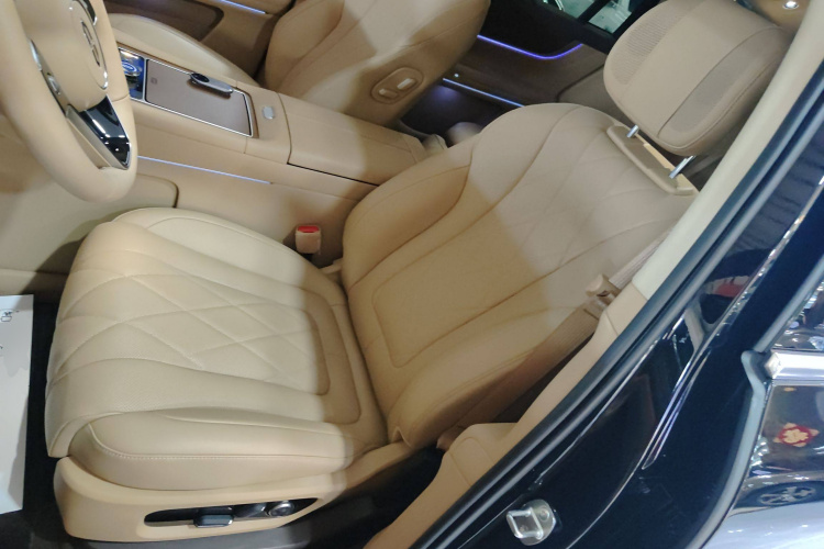 鸿蒙智行 问界M9 2024款 增程 Max版 42kWh 5座版中控内饰19