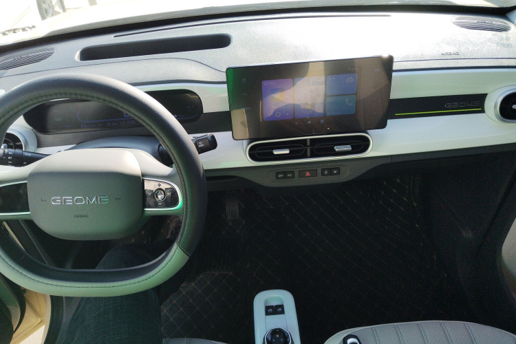 吉利银河 熊猫 2025款 210km 元气熊中控内饰12