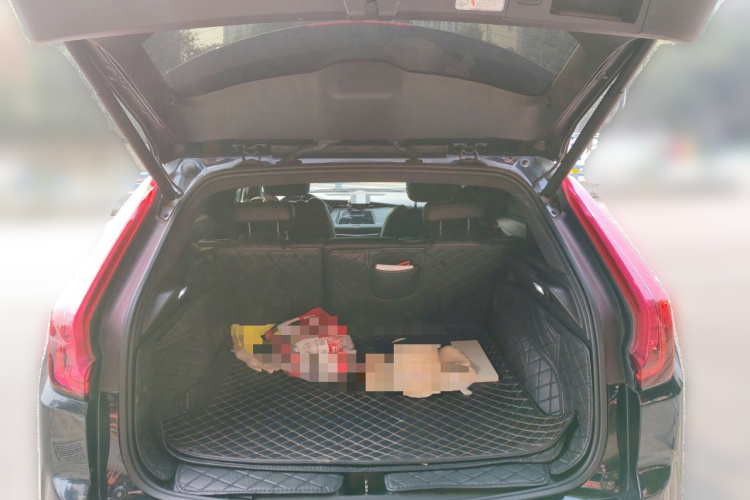 凯迪拉克XT4 2020款 改款 28T 两驱技术型中控内饰23