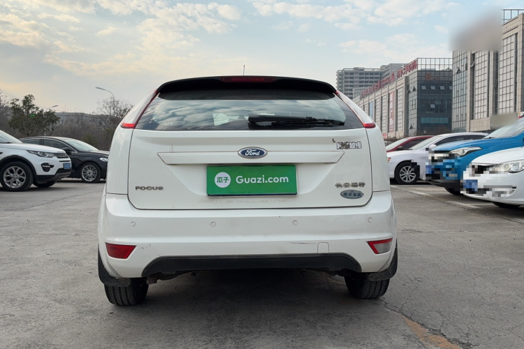 福特 福克斯 2013款 两厢经典 1.8L 手动基本型车身外观6004