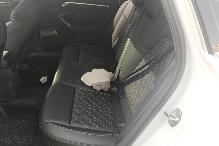 奥迪A3 2025款 A3L Limousine 35TFSI 飞驰尊享型中控内饰7004