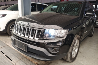 Jeep 指南者(进口) 2014款 2.0L 两驱运动版